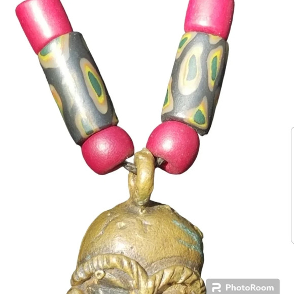 VINTAGE BRASS AFRICAN TRIBAL MASK PENDANT NECKLACE - Picture 4 of 5